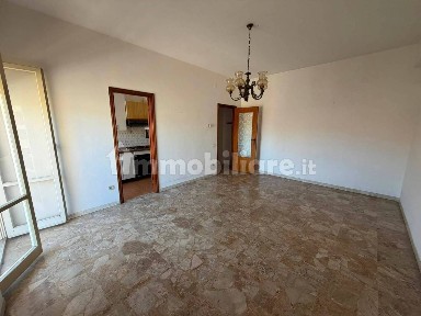 Bilocale da ristrutturare, primo piano, Centro, Chiaravalle