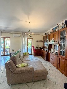 Trilocale via Carlo Barbieri 1, A. Annarumma, A. Gasperi, F. Tedesco, Avellino