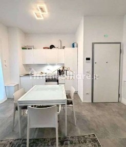 Bilocale ottimo stato, quarto piano, Porto, Pesaro