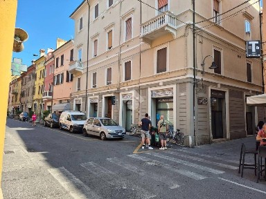 Locale commerciale in Affitto