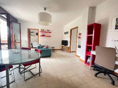 Quadrilocale via Ferruccio Parri 21, Bolognina, Bologna