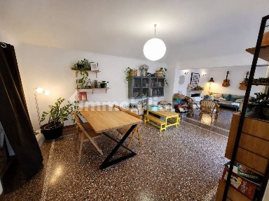 Appartamento buono stato, secondo piano, Centro Storico, Bologna