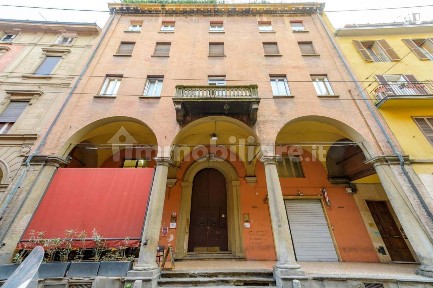 Bilocale via San Felice, San Felice, Bologna