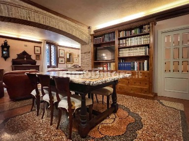 Trilocale via Guerrazzi, Santo Stefano, Bologna