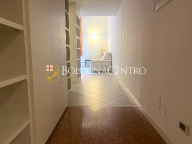 Bilocale via Volto Santo, Centro Storico, Bologna