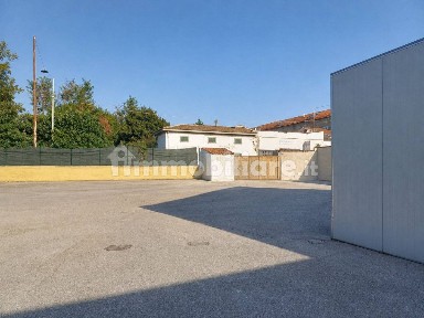 Capannone in Vendita