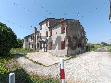 Rustico, da ristrutturare, 202 m², Stienta