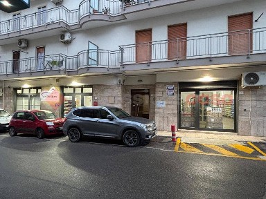 Locale commerciale in Affitto