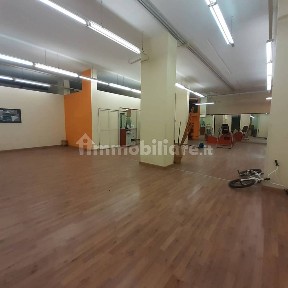Locale commerciale in Affitto