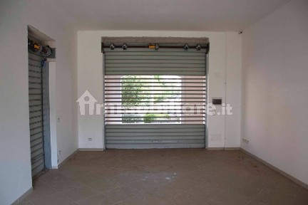 Locale commerciale in Affitto