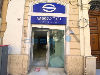 Locale commerciale in Affitto