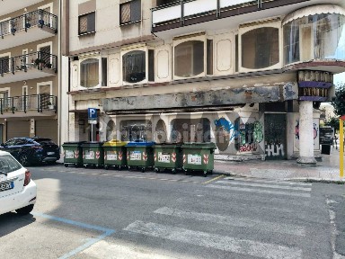 Locale commerciale in Affitto