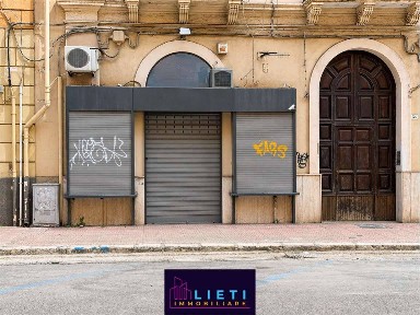 Locale commerciale in Affitto