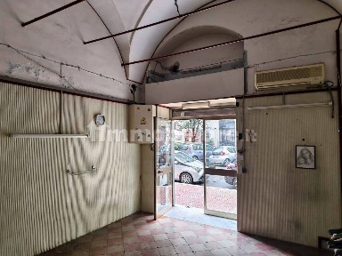 Locale commerciale in Affitto