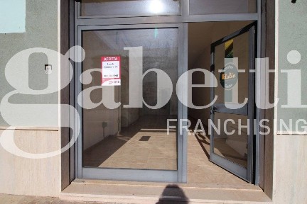 Locale commerciale in Affitto