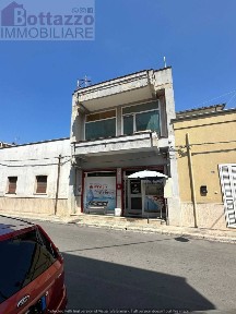 Locale commerciale in Affitto