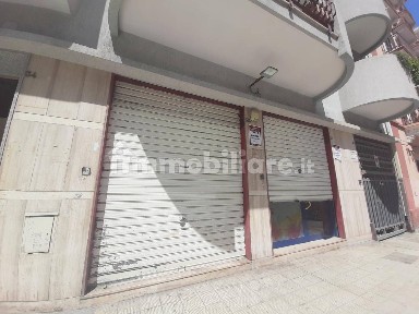 Locale commerciale in Affitto