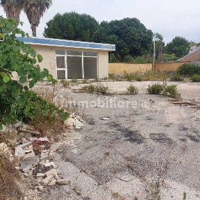 Locale commerciale in Affitto