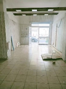 Locale commerciale in Affitto