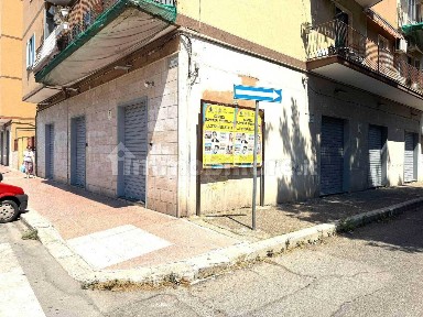 Locale commerciale in Affitto