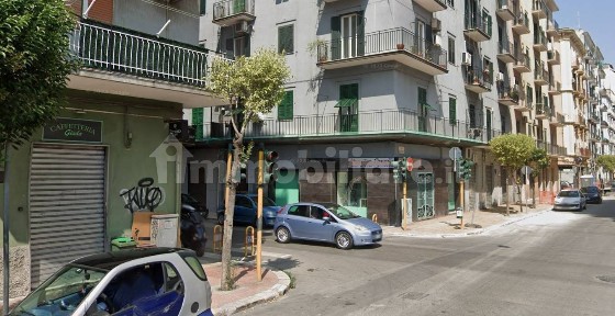 Locale commerciale in Affitto