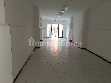 Locale commerciale in Affitto