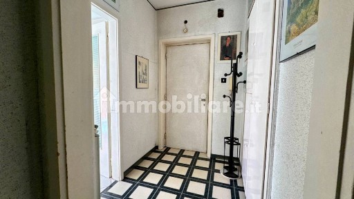 Trilocale da ristrutturare, sesto piano, Settefontane, Trieste