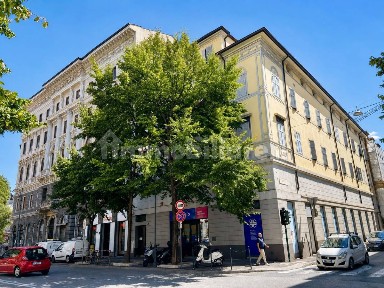 Trilocale via Cesare Battisti 29, Borgo Teresiano, Trieste
