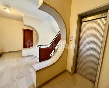 Quadrilocale ottimo stato, settimo piano, Città Vecchia, Trieste