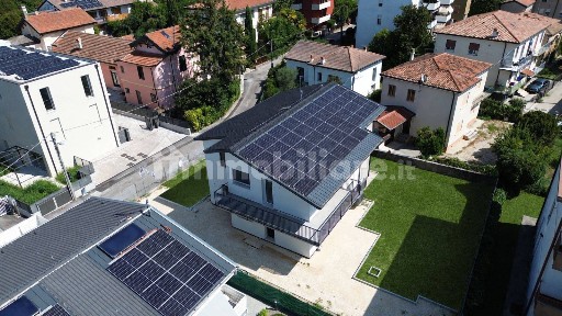 Villa bifamiliare via Giovanni Chiarini 25, San Bortolo, Vicenza