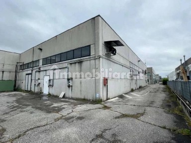Magazzino all'asta via Alessandro Volta 25/A, Veggiano
