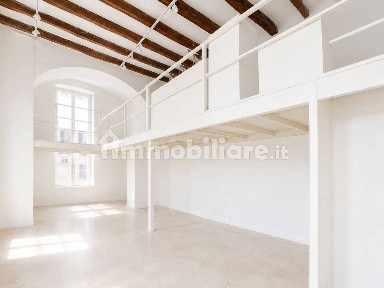 Open space via San Marco, Turati, Milano
