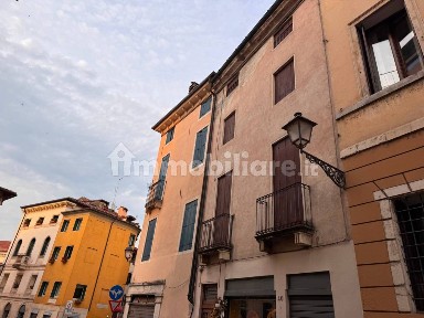 Terratetto unifamiliare Contra' Giuseppe Apolloni 44, Centro Storico, Vicenza