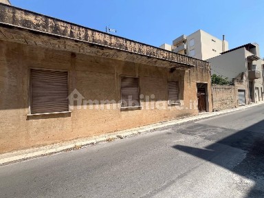 Trapani, Via Giacomo Puccini, 10
