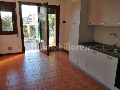 Bilocale buono stato, piano terra, Centro, Creazzo
