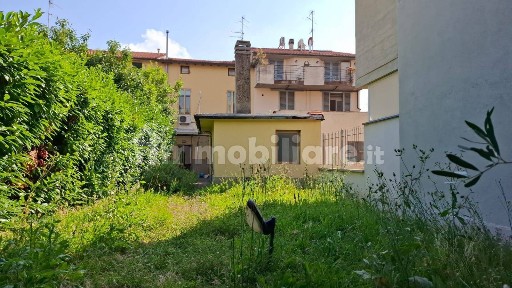 Prato, Narnali - Viaccia, Via Pistoiese, 438