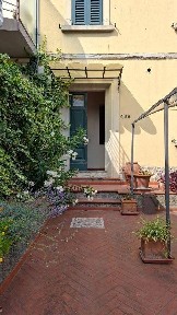 Prato, Narnali - Viaccia, Via Pistoiese, 438