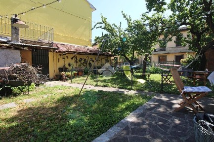 Prato, Cafaggio - Grignano, Via Cecco Angiolieri, 1