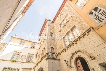 Viterbo, Sacrario - Piazza della Rocca, Via del Collegio