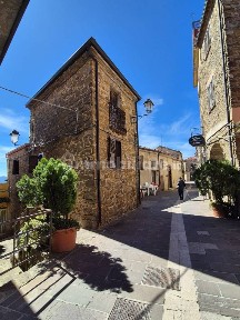 Perito, Via Serre, 36