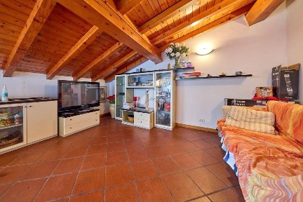 Trilocale piazza Olivo 9, Magugnano, Brenzone sul Garda