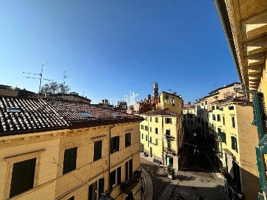 Trilocale via Sottoriva, Centro Storico, Verona