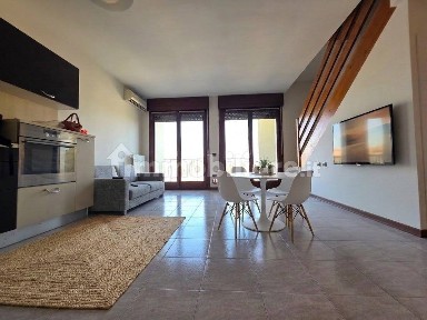 Trilocale via Luigi Pasteur 11, Borgo Roma, Verona