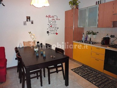 Bilocale via Legnago 39, Borgo Roma, Verona