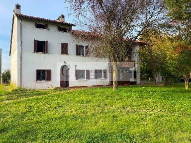 Cascina Strada Case Sparse, Carentino