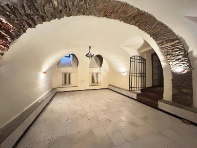 Sarzana, Via del Carmine, 1