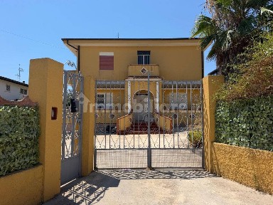 Villa plurifamiliare via Vitaliano Brancati 51, Città Giardino, Melilli