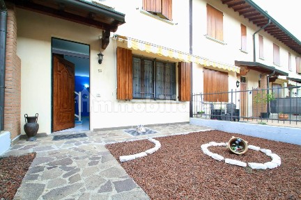 Villa a schiera via Don Ultimo Mangora, Calcio