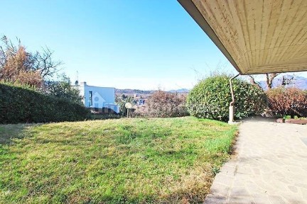 Villa a schiera via boel, Ponteranica