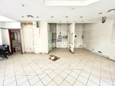 Locale commerciale in Affitto